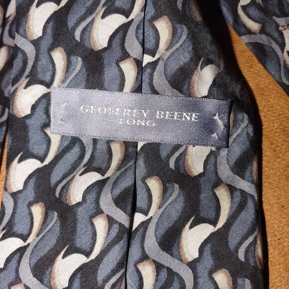 Geoffrey Beene Mens Long Tie Silk Blue & Gray Abstract Pattern - Picture 2 of 2